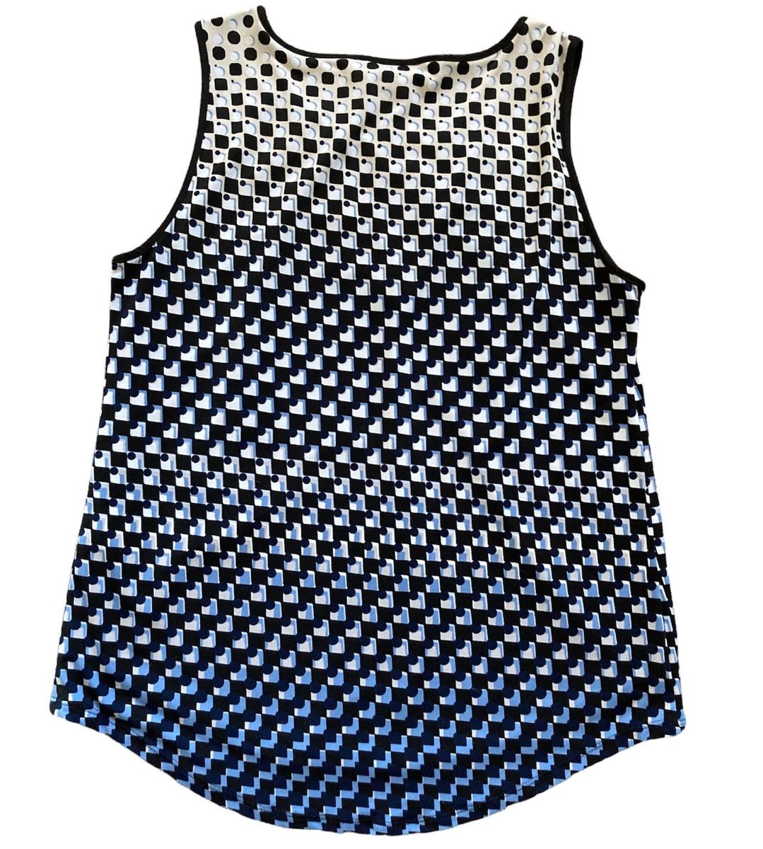 White House Black Market_2